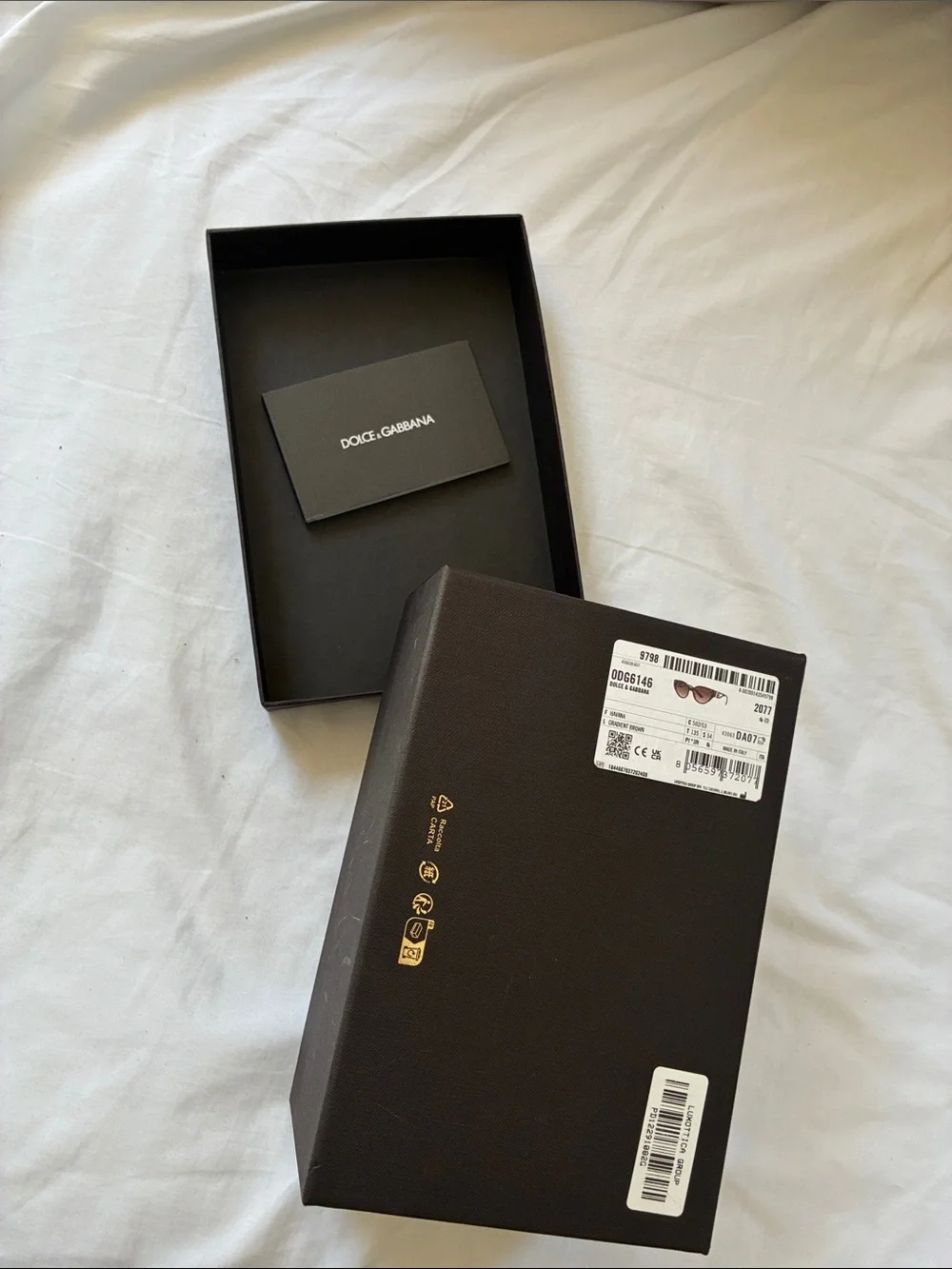 Dolce & Gabbana Black sunglasses Envelope and box with Gold Logo